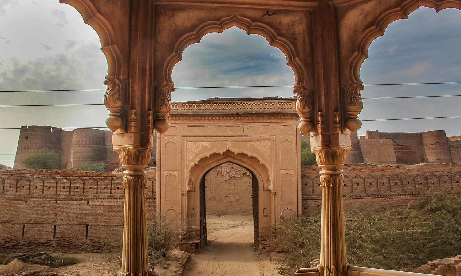 Derawar Fort